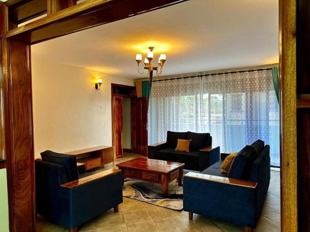 Elena & Kimberly Apartment Gulu Luaran gambar